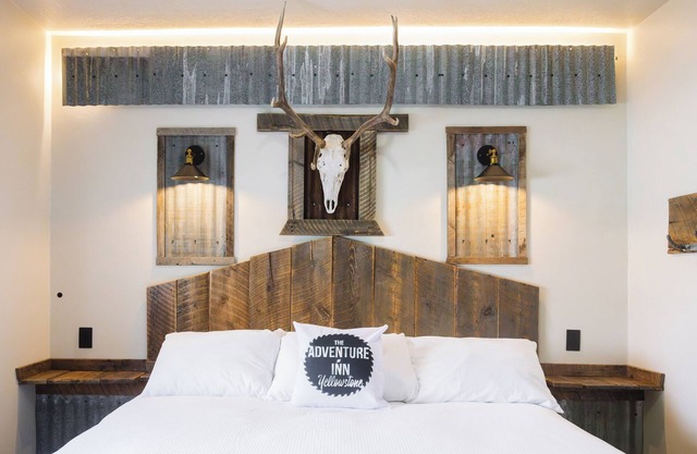 The Adventure Inn Yellowstone- Cabin Creek Suite