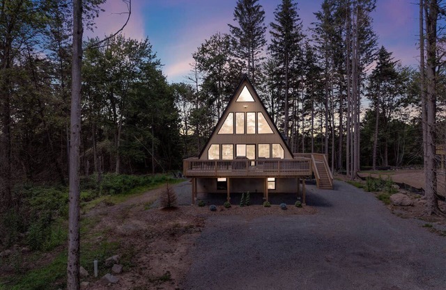 The Avalanche A-Frame | Hot Tub | Lake Access