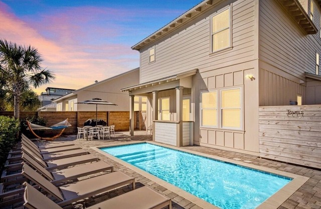 The Barnacle: Private beach steps away, Heated pool, Golf cart, Game room, Bunks