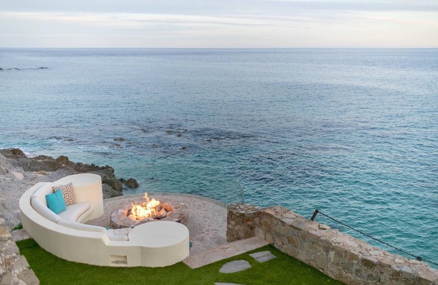 MAY & JUNE SPECIAL PROMO !! OCEAN VIEW, BEST WHALE WATCHING SPOT.