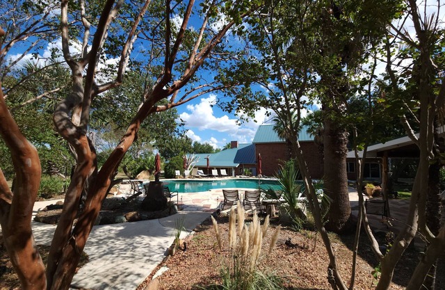 ★The BIG HAUS-Texas Oasis★ The LARGEST HOUSE in Comal Co.! Weddings, Events, etc
