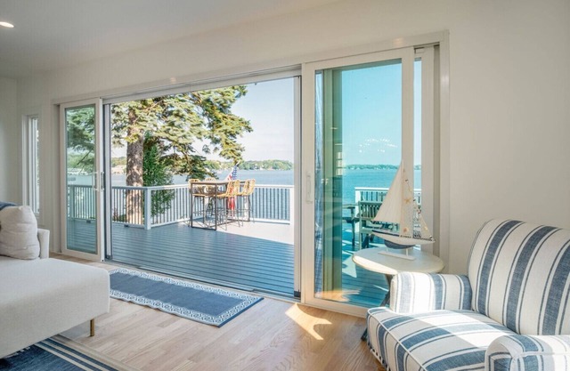 The “Blue Sapphire” 3BR/3BA Luxury Lakefront Home on Mineola Bay | Stunning Views on Chain O Lakes