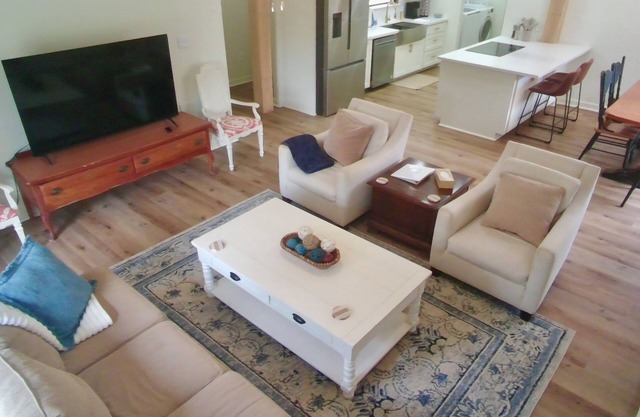 The Camelia House at the Rez 4 bedroom w/ beautiful decor