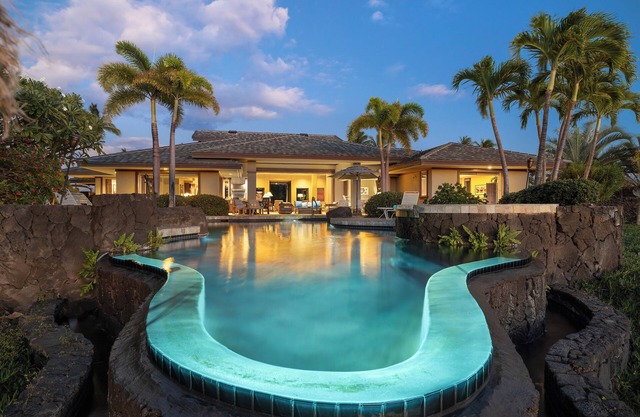 ¡Casa privada de 5 habitaciones con Ohana, piscina, paseo a la playa!