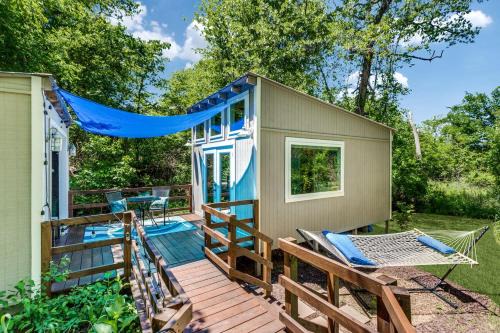 The Casa Estiva- A Restful Getaway in the Forest in Weatherford, TX
