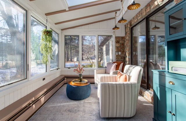 NEW: Fabulous Riverfront w/ Sunroom, Walk to Town!