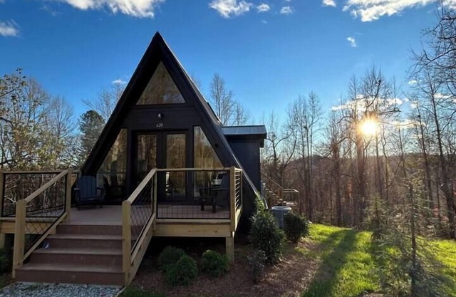 The Coop: NUEVA estructura en forma de A con jacuzzi y fogata