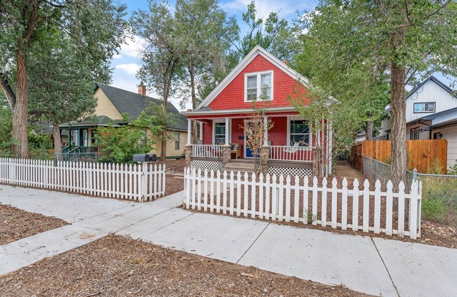 The Corona Lookout | Charming Attic Apartment in Historic Home