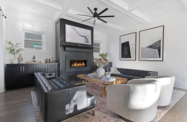 The Cowboy - Luxury Home with Hot Tub & Pool Table