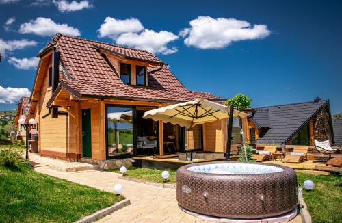 The Crown Lodge