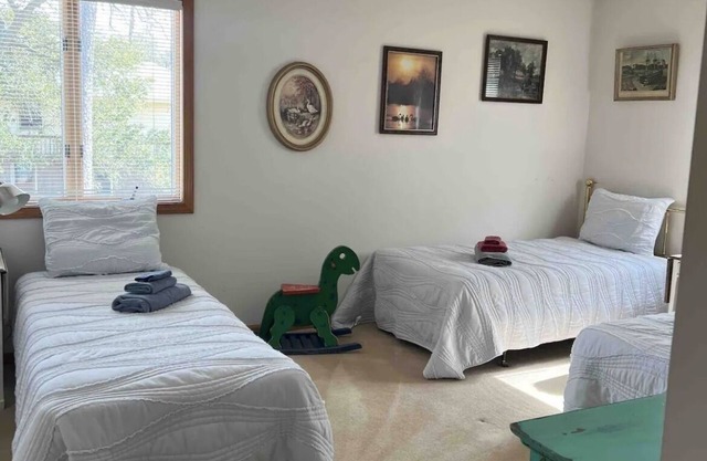 The Currituck Sound Awaits You while 10 minutes to the Beach!!!