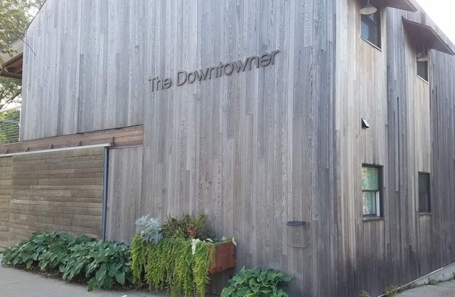 EL DOWNTOWNER ... en el corazón del lago de Ginebra!