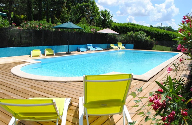 The Drouant, una casa rural de 3 dormitorios ubicada en un granero antiguo con una gran piscina compartida