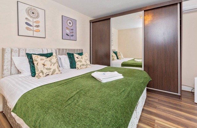 Elstow Retreat-Bedford XL 5BR Hse w/SUPERKING Beds