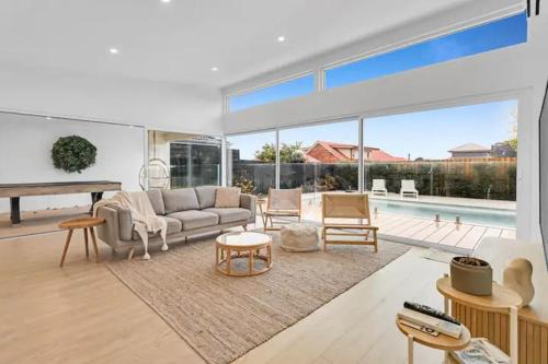 The Family Beachside Escape by Ready Set Stay - HOUSE
