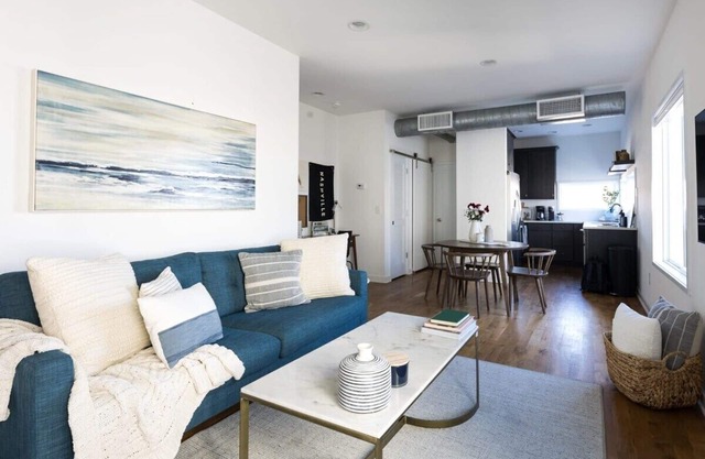 The Finley Loft - Quite, Located in the Nations!