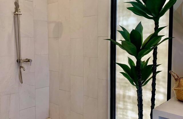Zen Heights | Tranquil Luxury Above the Trees.