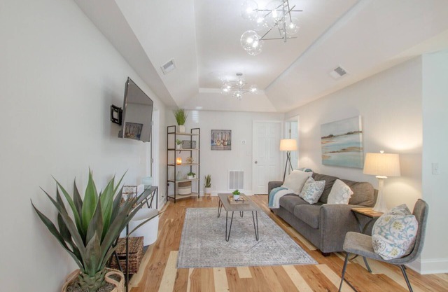 Encantador condominio 2BR en el corazón de Nashville