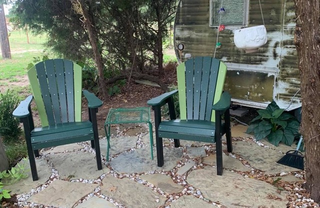 The Green Egg - Vintage RV Glamping