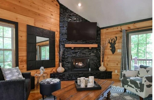 The "Hole" Package Luxury Golf Course Cabin