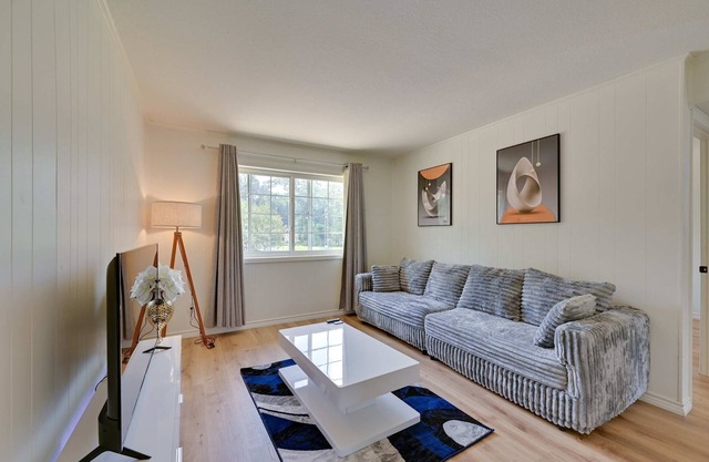 The Homestead | Luxury-Cozy 2BR Apartments Near SFA & Historic Downtown Nacogdoc