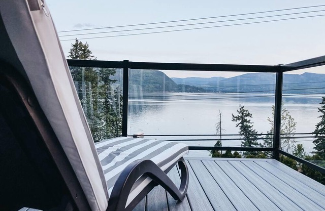 The Islander Cottage en el Sunny Shuswap