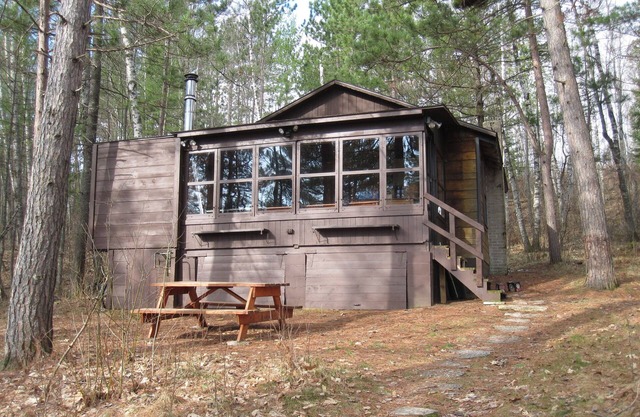 The King's Cottage ~ Un retiro muy tranquilo de Northwoods