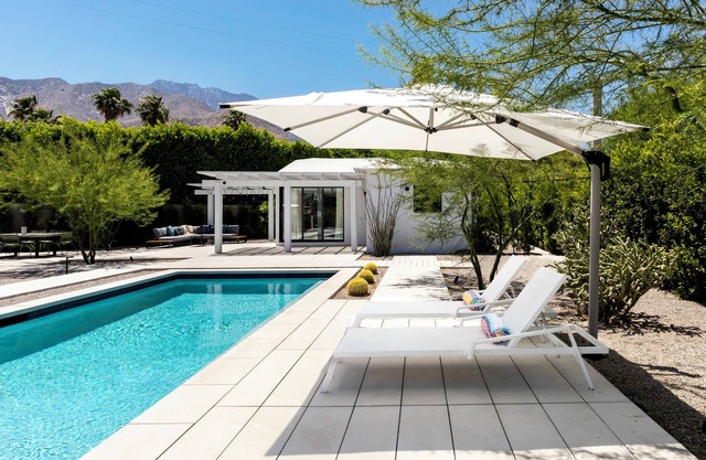 The Knot is a charming Palm Springs property located conveniently in PS north