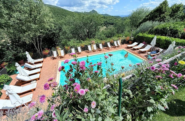La vida de un aristócrata en una finca rural. Quédate en la mansión. Capacidad para 10 personas.