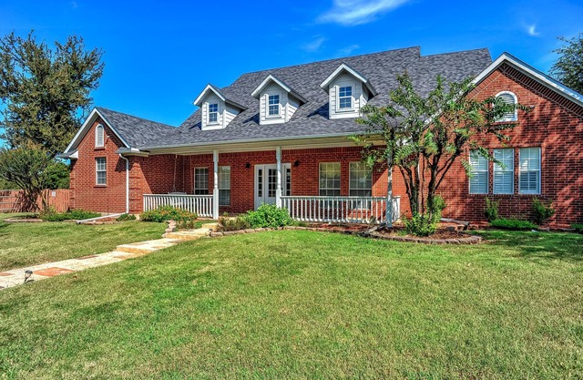 Bellamente amueblado Gated Ranch con piscina en 25 acres