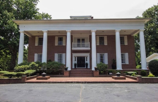The Mansion Headquarters Retreat near Atl airport