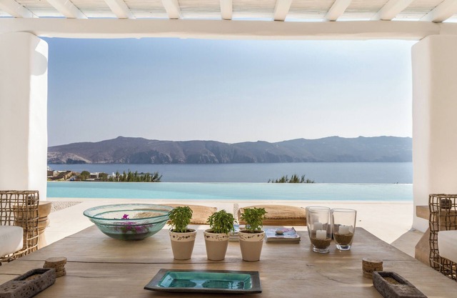 Luxurious 5-bedroom villa with WiFi, AC in fabulous Mykonos