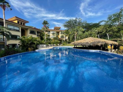 The Oaks Tamarindo Pool Front Condominiums fast wifi