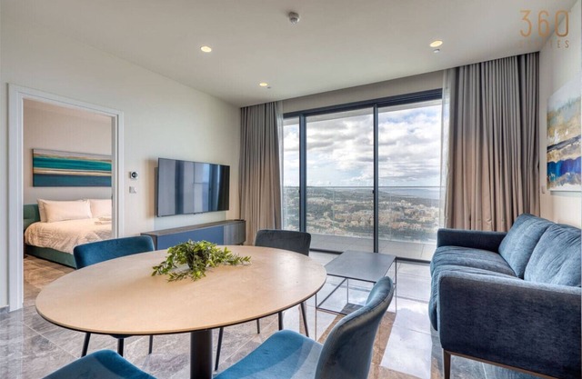 The Official Mercury Suites - 22nd Floor w/Pool