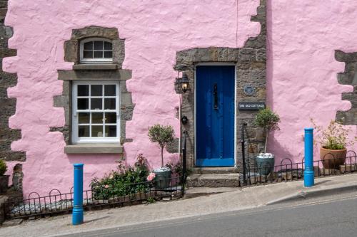 The Old Cottage - Central Location Near the Beach