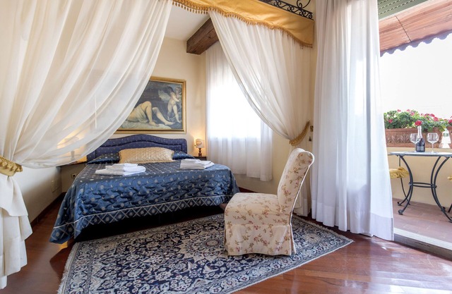 The One and Only: NUEVO SUITE REAL CON TERRAZA PRIVADA CON VISTAS A FLORENCIA
