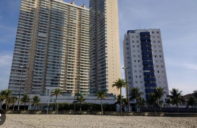 Single foot in the sand with gourmet balcony
