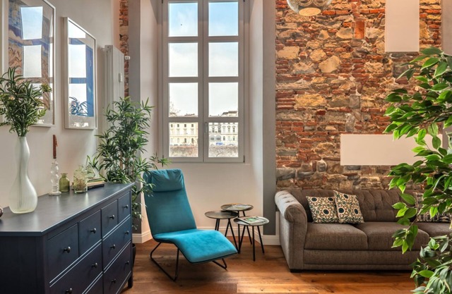 The Place to Be - apartment in front of the river