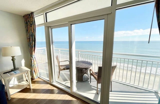 THE PREMIER SEA VIEW PENTHOUSE/ PRIME LOCATION