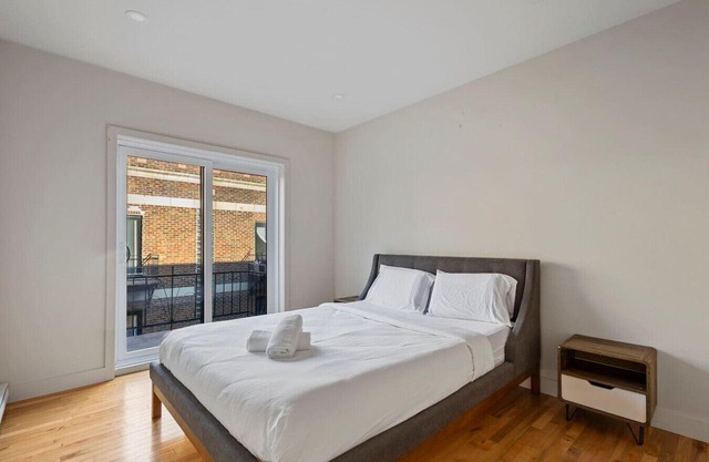 The Prestige Stay | Chic & Bright 3BR in NDG