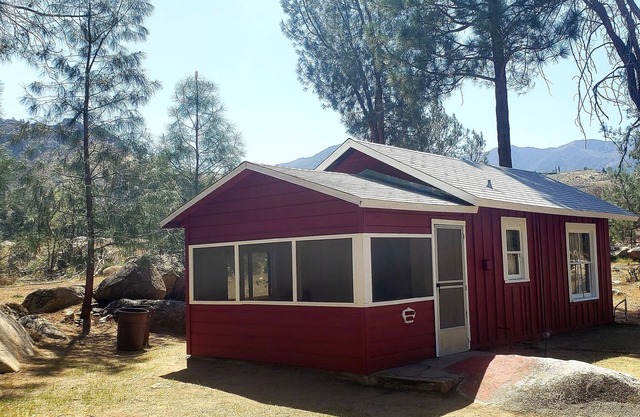 Cabaña Roja @ Stoney Pines