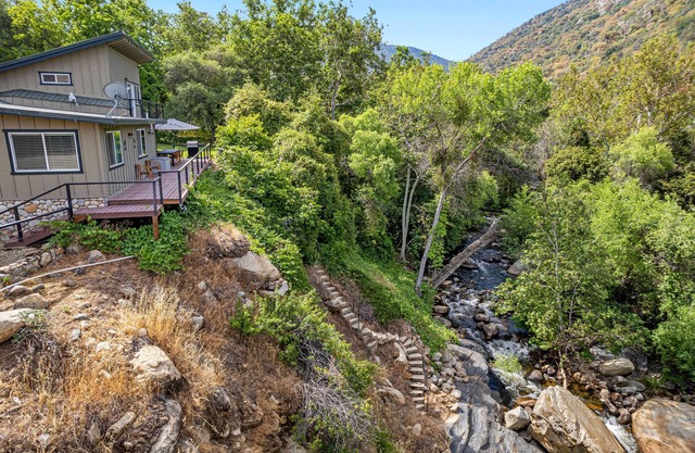 The River's Edge - Private Home with River Access and Spa