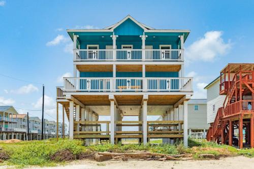 The Sandcastle - Beachfront Home - Family Friendly