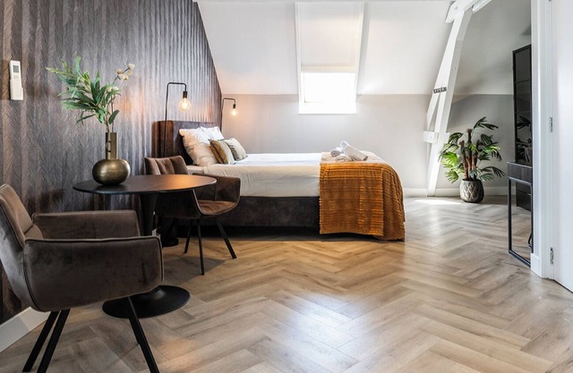 La suite en el segundo piso ofrece un refugio cómodo con WiFi rápido y estable, etc.