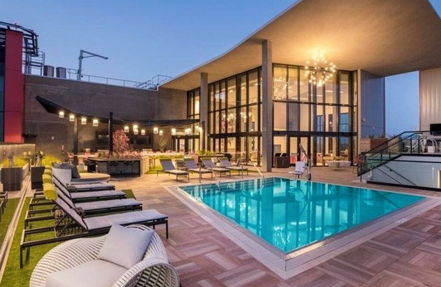 The Shift: Cozy 1BR Apartment with WiFi & AC in Downtown San Diego