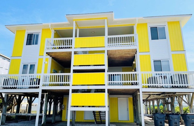 The Skipper - Great 2nd Row Condo with Close Beach Access!