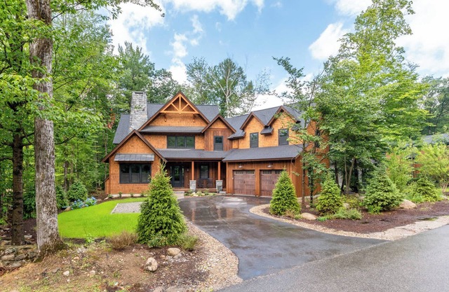 The Slopeside River Retreat