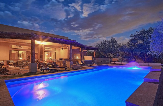 AMPLIA CASA PRIVADA - VISTAS - PISCINA CLIMATIZADA - 2 TUBOS CALIENTES PRIVADOS - HABITACIONES 21-25