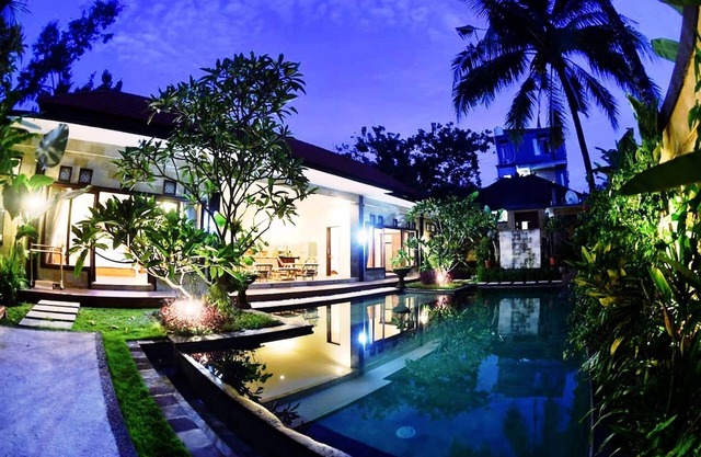 LA SUJANA VILLA 2 DORMITORIOS CON PISCINA PRIVADA ACOGEDORA Y AMIGA UBUD