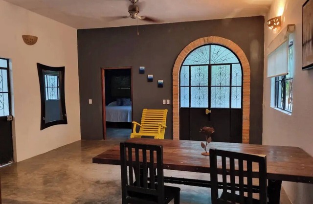 El apartamento Tau está a una cuadra de la playa.
